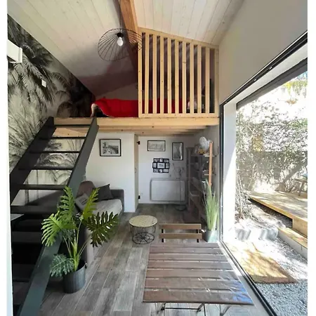 Atelier Apartment *
